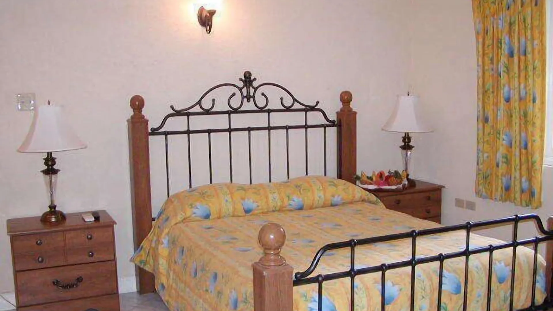 Bar-B-Barn Beach Hotel Negril