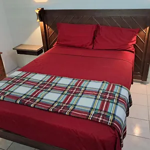 Mom's Place Hotel